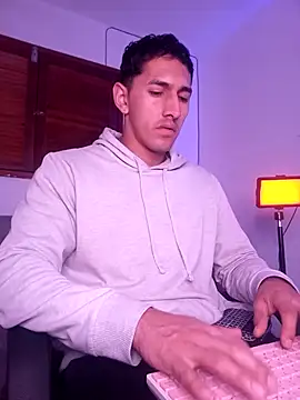 Joylopez fit online show from November 29, 2025, 9:12 am