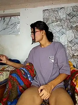 Enna Zarza  online show from September 15, 2025, 6:02 am