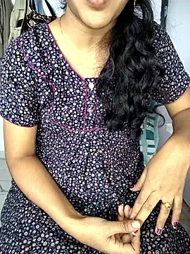 lovelygirl4567 online show from November 30, 2025, 6:17 am