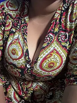 Snapshot of Lovely-Shivani chatting on February 7, 2026, 6:11 pm Lovely-Shivani online show from February 7, 2026, 6:11 pm