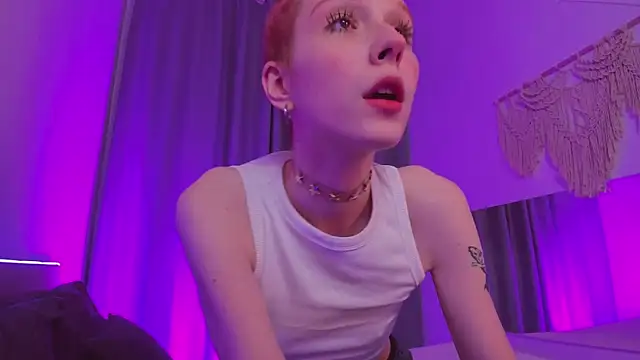 Snapshot of Iris_Pastels chatting on February 26, 2025, 1:30 pm Iris Pastels online show from February 26, 2025, 1:30 pm