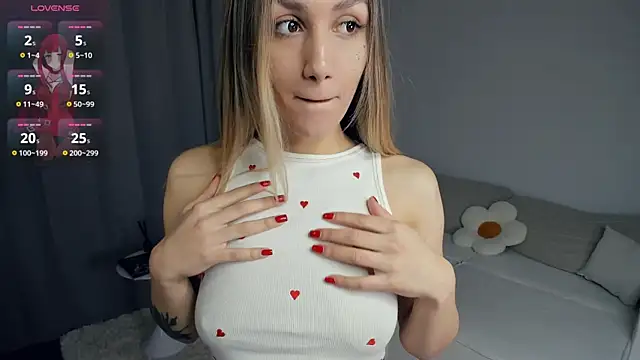 Snapshot of Niki_Luston chatting on January 5, 2025, 7:39 pm Niki Luston online show from January 5, 2025, 7:39 pm