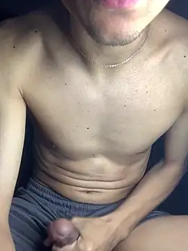 gabrielzinnnn085 online show from February 27, 2026, 9:37 pm