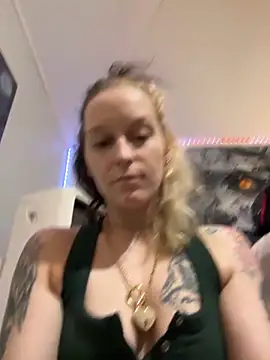 damselaintstressn online show from November 7, 2025, 11:27 pm