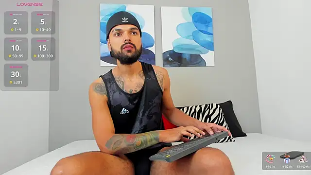 Snapshot of Emilio_Wolf chatting on February 8, 2025, 7:05 pm Emilio Wolf online show from February 8, 2025, 7:05 pm