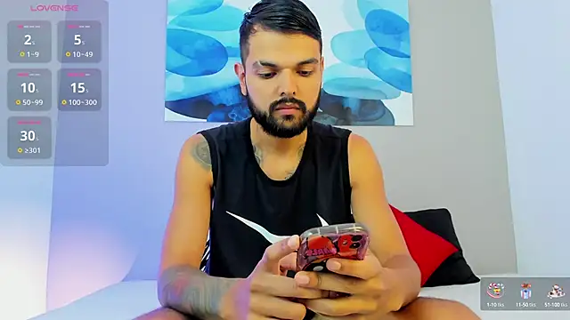 Snapshot of Emilio_Wolf chatting on February 12, 2025, 6:51 pm Emilio Wolf online show from February 12, 2025, 6:51 pm