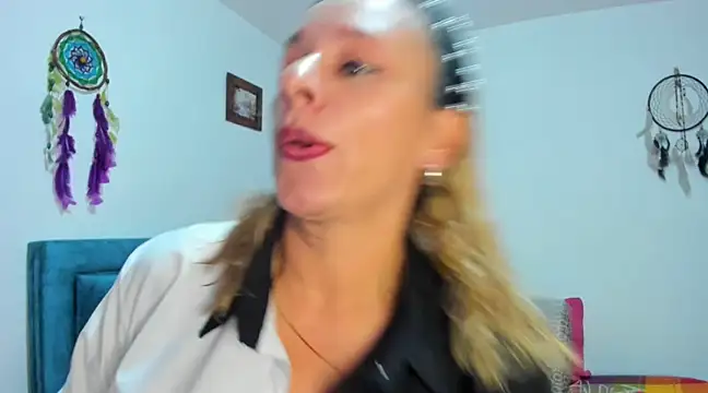 sofi saliva2511 online show from February 8, 2025, 10:19 pm