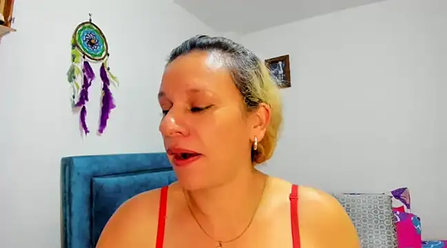 sofi saliva2511 online show from February 28, 2025, 8:07 pm