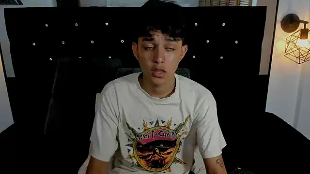 jisuscat online show from October 17, 2025, 9:28 pm