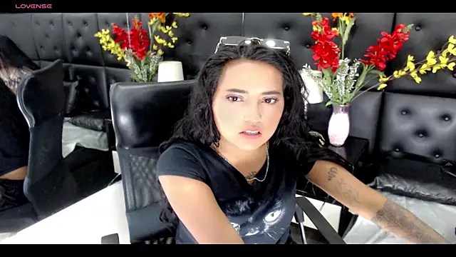 Carolaine01 online show from January 17, 2025, 8:11 pm