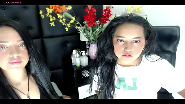 Carolaine01 online show from January 25, 2025, 8:31 pm