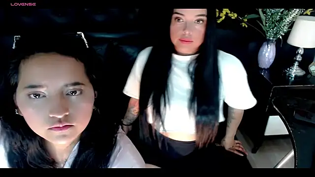 Carolaine01 online show from February 5, 2025, 9:29 pm