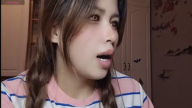 Lucky-xiuxiu online show from February 22, 2025, 6:17 am