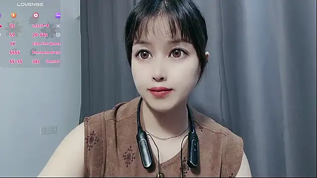 Lucky-xiuxiu online show from October 18, 2025, 2:40 pm