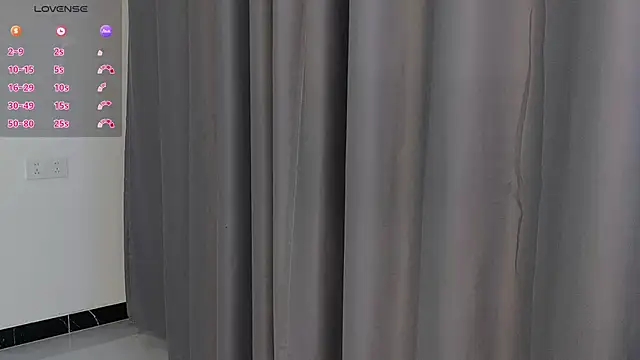 Lucky-xiuxiu online show from October 21, 2025, 3:24 pm