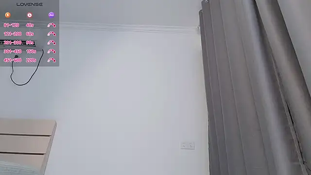 Lucky-xiuxiu online show from December 5, 2025, 4:14 pm