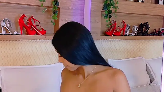 AbieHills online show from November 28, 2025, 11:57 am