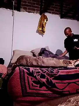 KMbesxxx online show from October 18, 2025, 9:26 pm