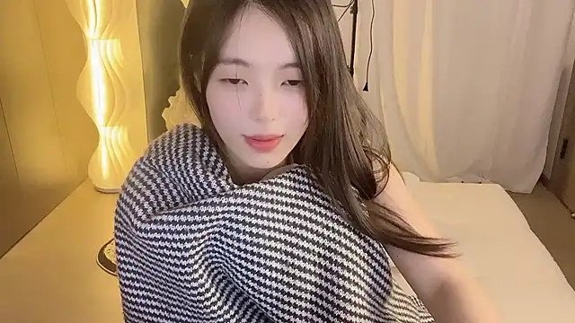 Snapshot of Donnie28 chatting on February 28, 2025, 10:30 am Donnie28 online show from February 28, 2025, 10:30 am