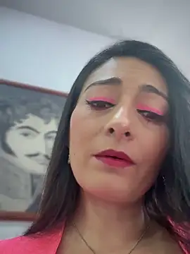 BELLA--26 online show from December 18, 2025, 2:01 pm