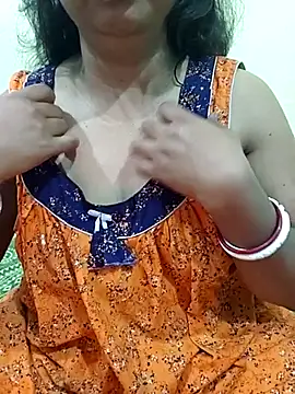  MilkyBar online show from December 14, 2025, 2:39 am