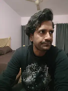 Snapshot of MAGNETICDADDY8 chatting on March 27, 2026, 3:23 pm MAGNETICDADDY8 online show from March 27, 2026, 3:23 pm