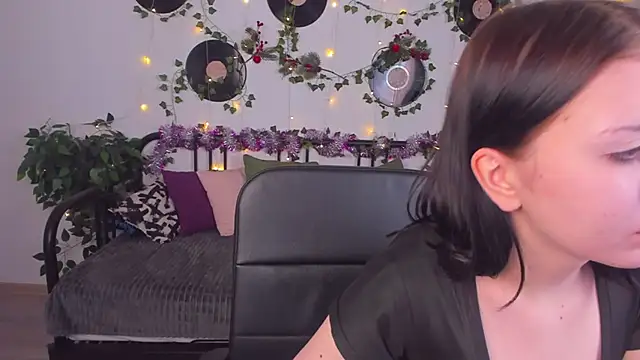 Snapshot of AmeliaVon chatting on January 15, 2025, 4:43 pm AmeliaVon online show from January 15, 2025, 4:43 pm