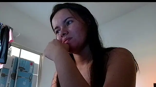 camillebr online show from January 28, 2025, 8:26 pm