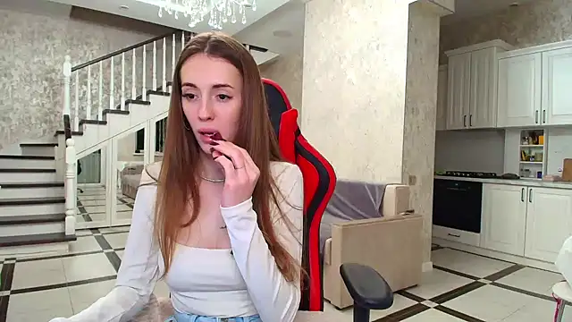 Snapshot of Evelyn_Mooree chatting on January 13, 2025, 11:49 pm Evelyn Mooree online show from January 13, 2025, 11:49 pm