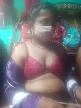 YourHotRandi online show from March 8, 2026, 6:12 pm