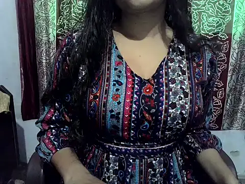 SIYA MAVI online show from November 7, 2025, 4:01 am