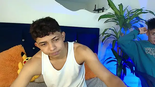 twinkmilk  online show from January 22, 2025, 12:38 pm