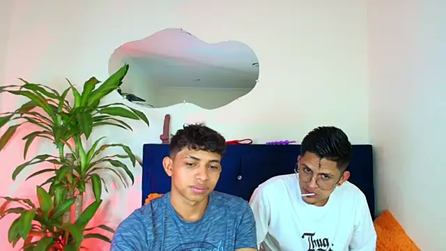 twinkmilk  online show from January 23, 2025, 7:29 pm