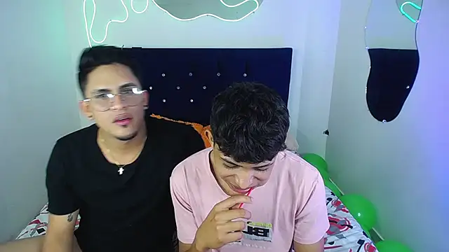 twinkmilk  online show from January 29, 2025, 1:58 am