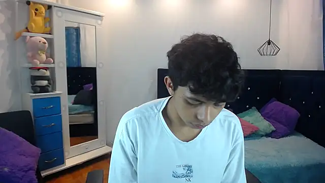 twinkmilk  online show from March 8, 2025, 9:29 pm