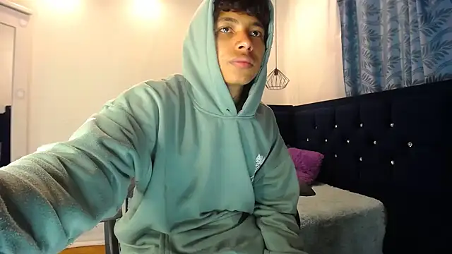 twinkmilk  online show from March 9, 2025, 6:54 pm