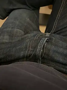 Pierre22000 online show from December 18, 2025, 2:45 pm