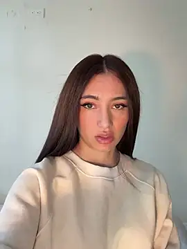 Maddy Jones online show from March 4, 2025, 4:09 pm