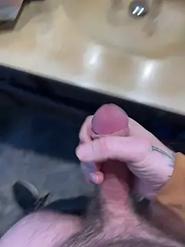 Snapshot of coreyl9718 chatting on January 31, 2026, 7:11 pm coreyl9718 online show from January 31, 2026, 7:11 pm