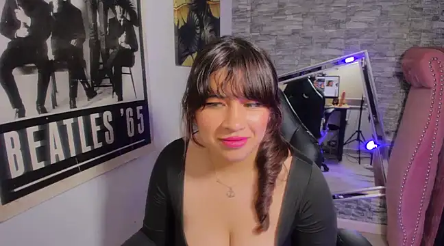 Snapshot of Ji_Eun chatting on January 10, 2025, 6:49 pm Ji Eun online show from January 10, 2025, 6:49 pm