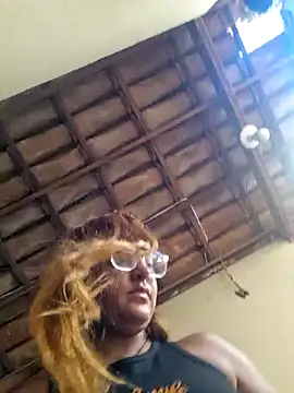 Snapshot of AliceRuivinha2 chatting on March 8, 2025, 10:00 am AliceRuivinha2 online show from March 8, 2025, 10:00 am