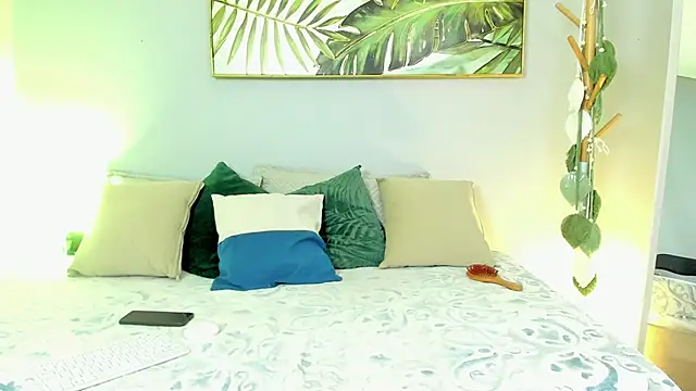 iriis rosse online show from October 14, 2025, 5:03 pm