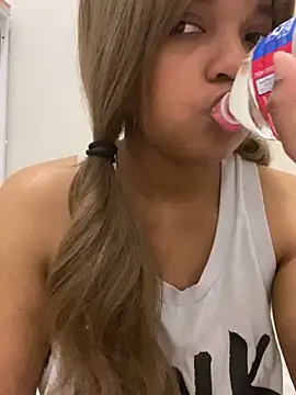 AwkwardJasminee online show from January 6, 2026, 9:02 am