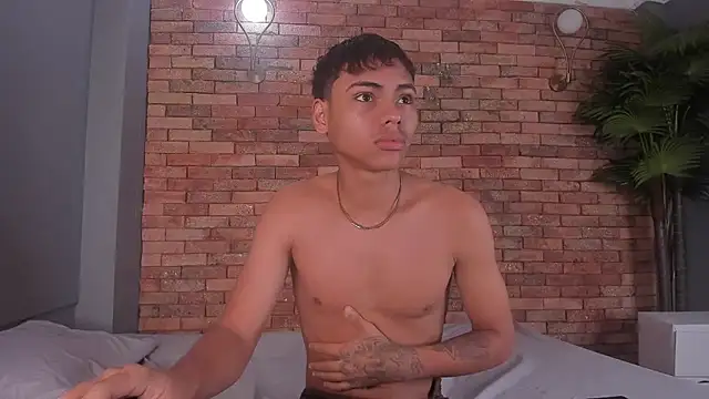 Snapshot of adam_piarse01 chatting on December 3, 2025, 9:13 pm adam piarse01 online show from December 3, 2025, 9:13 pm