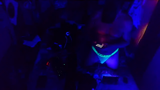 bluedragon0525 online show from October 15, 2025, 8:14 am