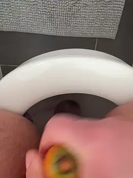 bigfatpussy28 online show from April 17, 2026, 3:37 pm