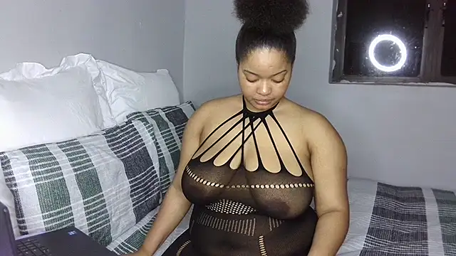 sexytinashe21 online show from September 14, 2025, 7:57 pm