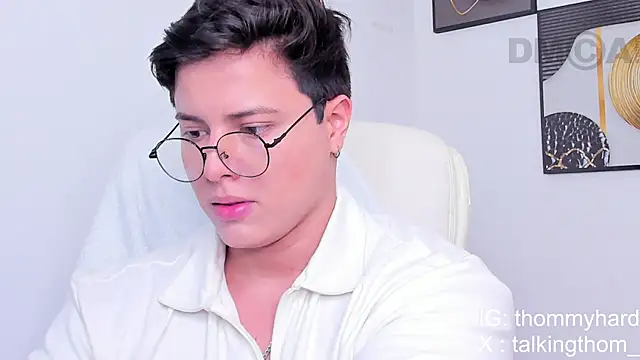 Snapshot of Thom_Ohtani chatting on January 9, 2025, 6:27 am Thom Ohtani online show from January 9, 2025, 6:27 am