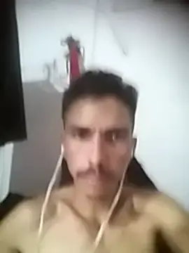 MagrinhoSaradoo online show from February 21, 2025, 3:32 pm