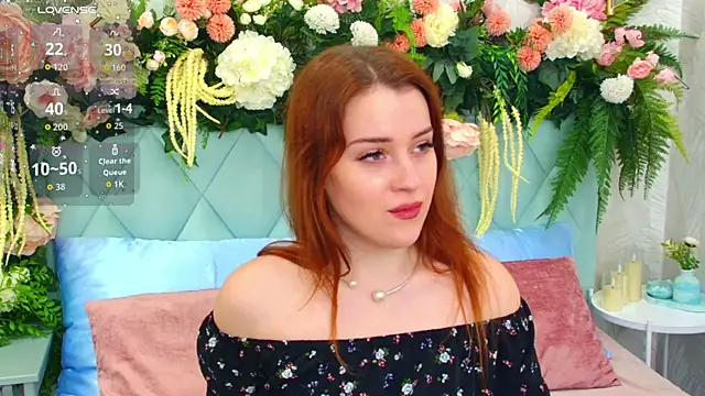 Snapshot of EllieGarson chatting on November 13, 2025, 5:01 pm EllieGarson online show from November 13, 2025, 5:01 pm